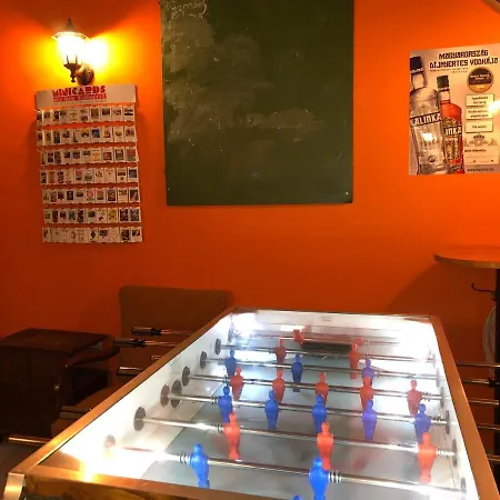 Whole Basemenet Former Pub4 Stag Do/hen Party شقة *