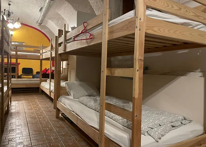 Appartement Whole Basemenet Former Pub4 Stag Do/hen Party Budapest