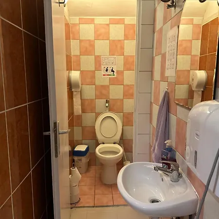 Whole Basemenet Former Pub4 Stag Do/hen Party Апартаменты *