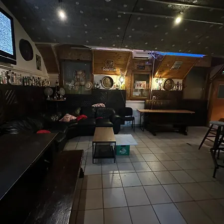 Whole Basemenet Former Pub4 Stag Do/hen Party Апартаменты Будапешт