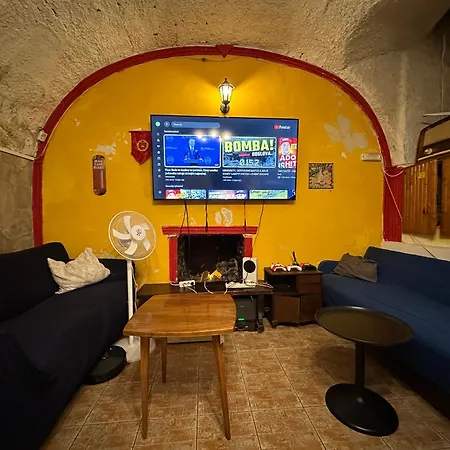 Апартаменты Whole Basemenet Former Pub4 Stag Do/hen Party